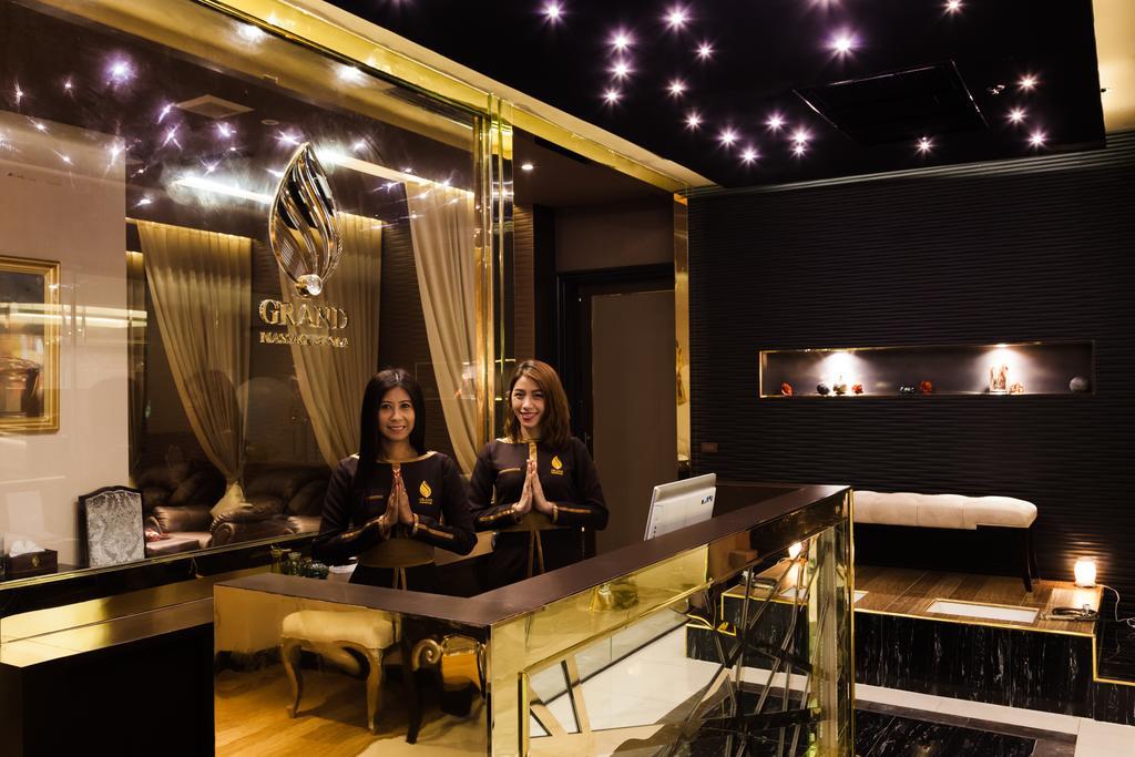 Grand 5 & Plaza Sukhumvit מלון 4*