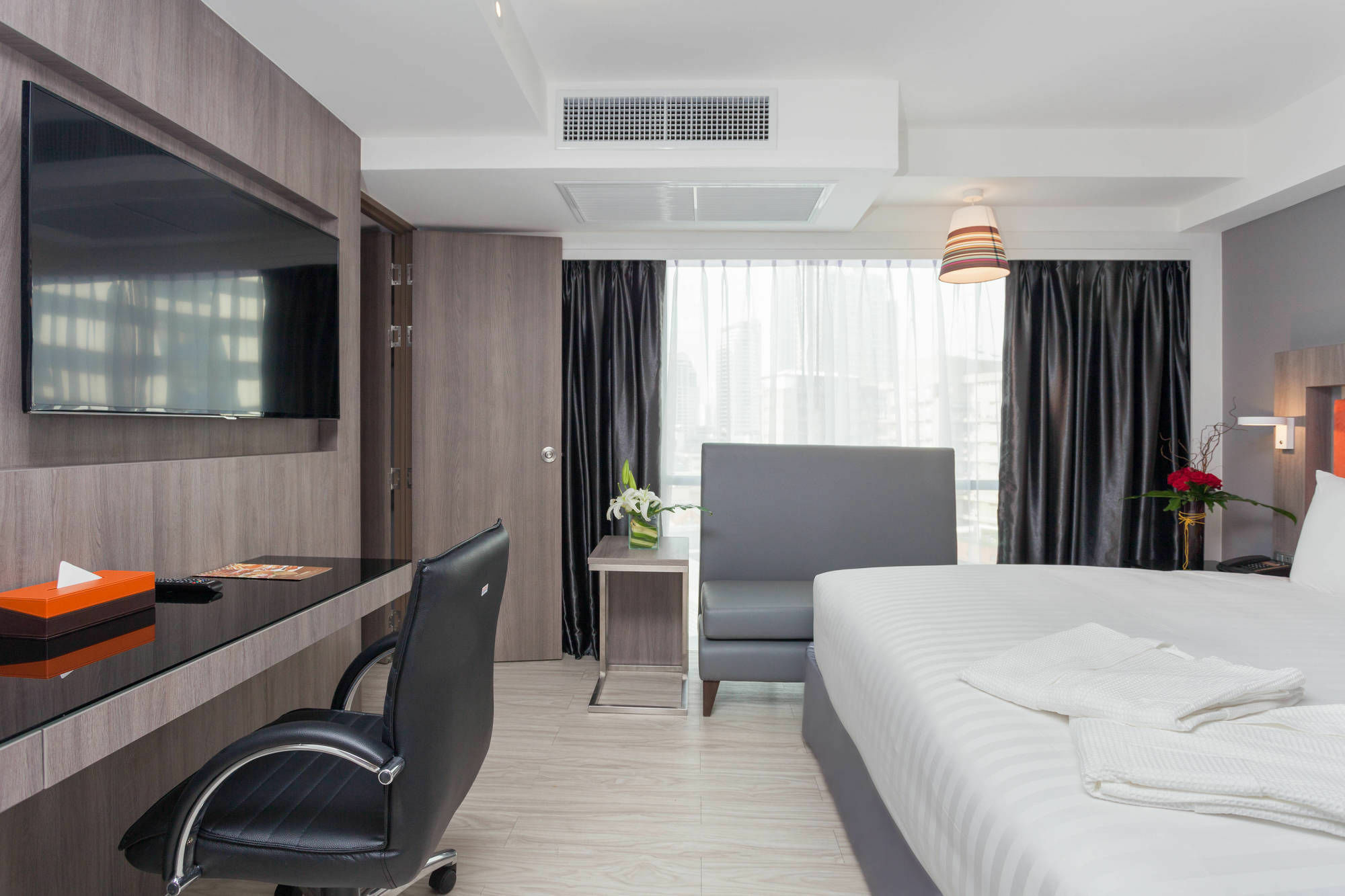 Grand 5 & Plaza Sukhumvit 4* בנגקוק
